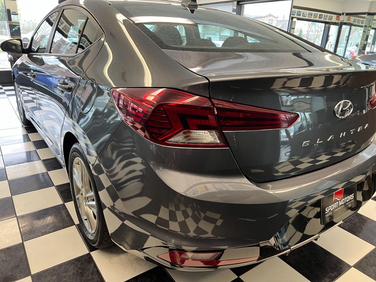 2020 Hyundai Elantra Preferred w/Sun+Safety+New Tires+CLEAN CARFAX Photo111