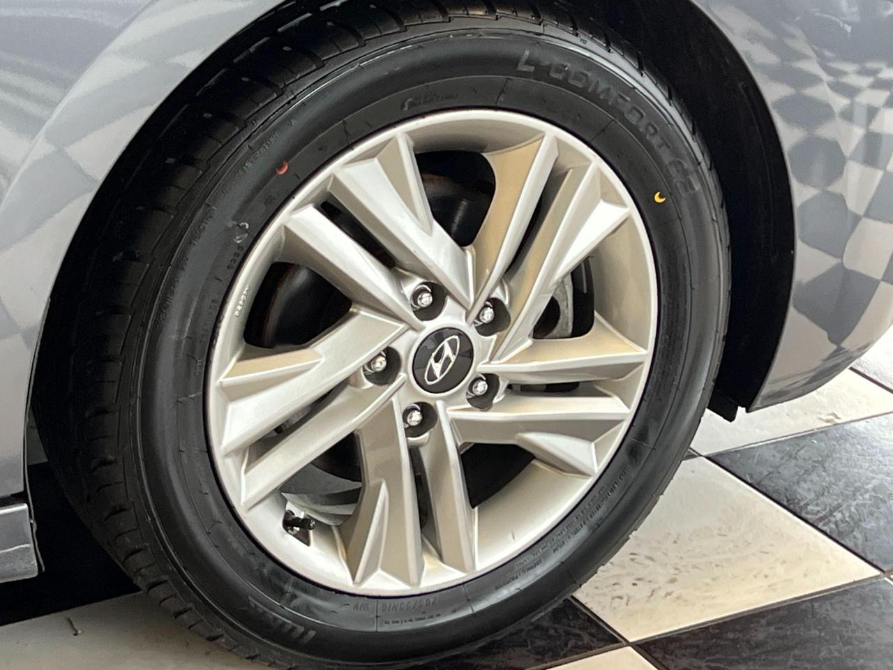 2020 Hyundai Elantra Preferred w/Sun+Safety+New Tires+CLEAN CARFAX Photo132