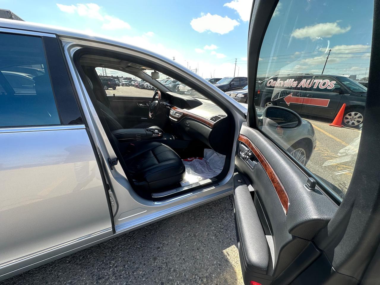 2009 Mercedes-Benz S-Class 4dr Sdn 5.5L V8 4MATIC Photo