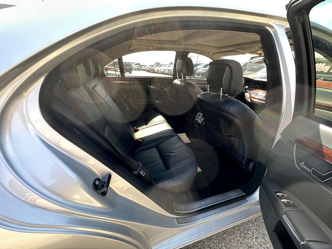 2009 Mercedes-Benz S-Class 4dr Sdn 5.5L V8 4MATIC Photo