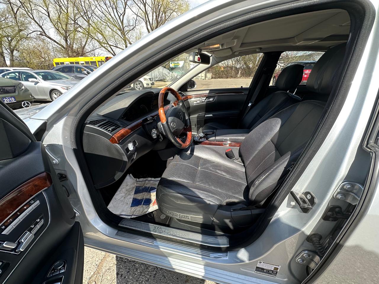 2009 Mercedes-Benz S-Class 4dr Sdn 5.5L V8 4MATIC Photo
