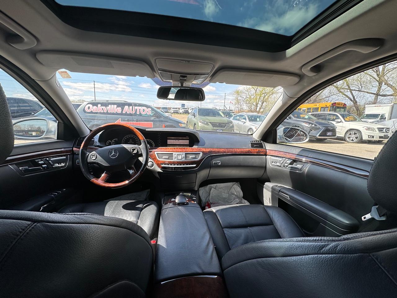 2009 Mercedes-Benz S-Class 4dr Sdn 5.5L V8 4MATIC Photo