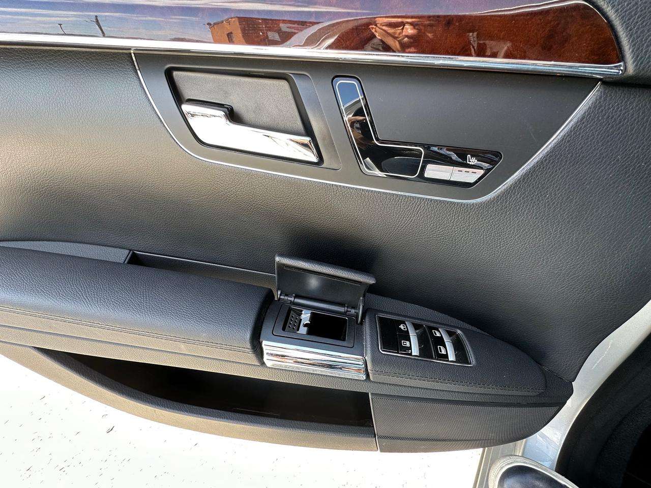 2009 Mercedes-Benz S-Class 4dr Sdn 5.5L V8 4MATIC Photo