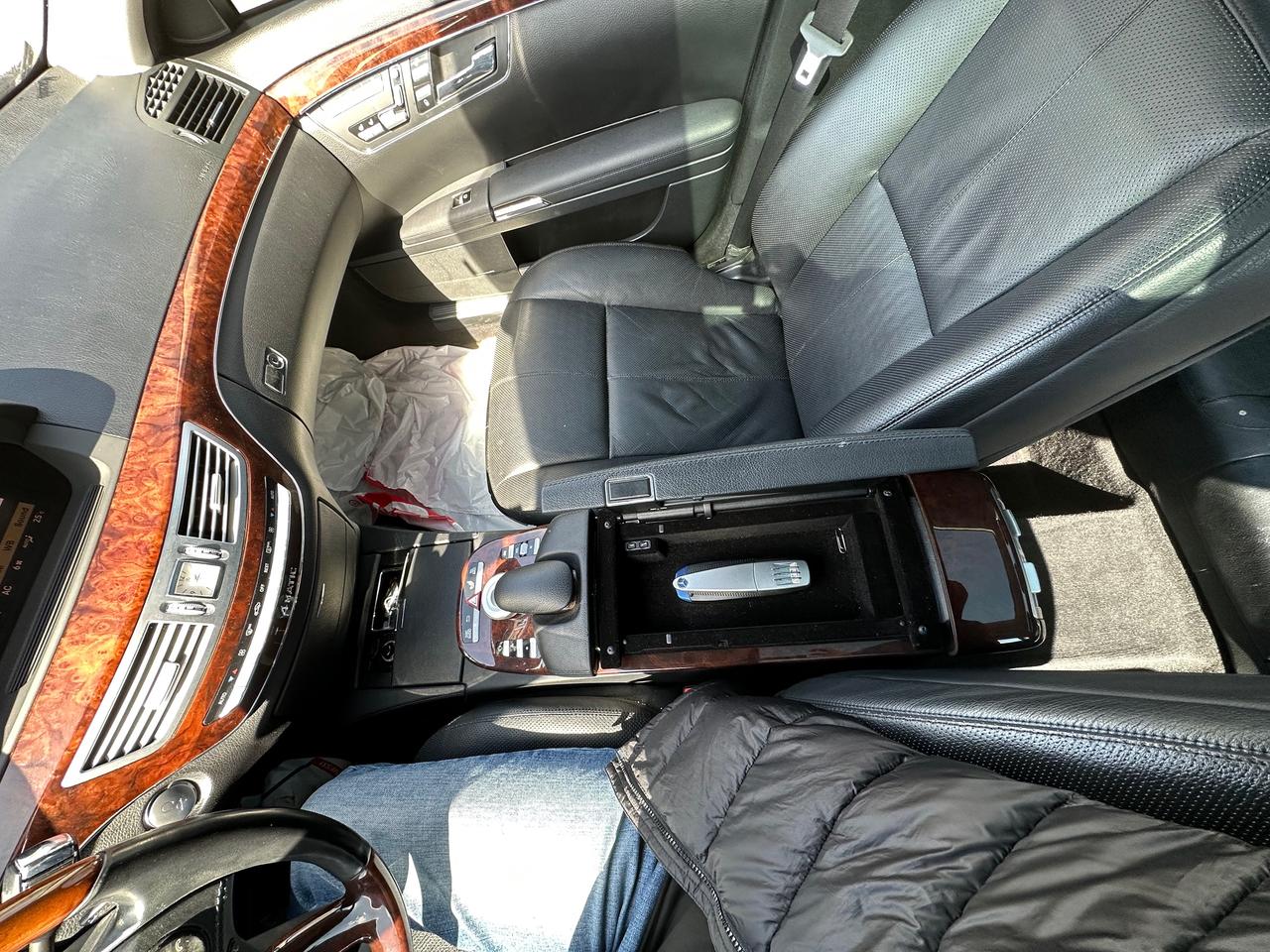 2009 Mercedes-Benz S-Class 4dr Sdn 5.5L V8 4MATIC Photo