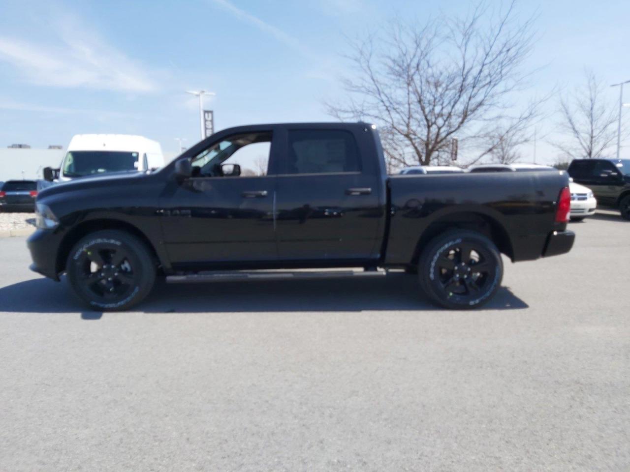 2023 RAM 1500 Classic TRADESMAN Photo3