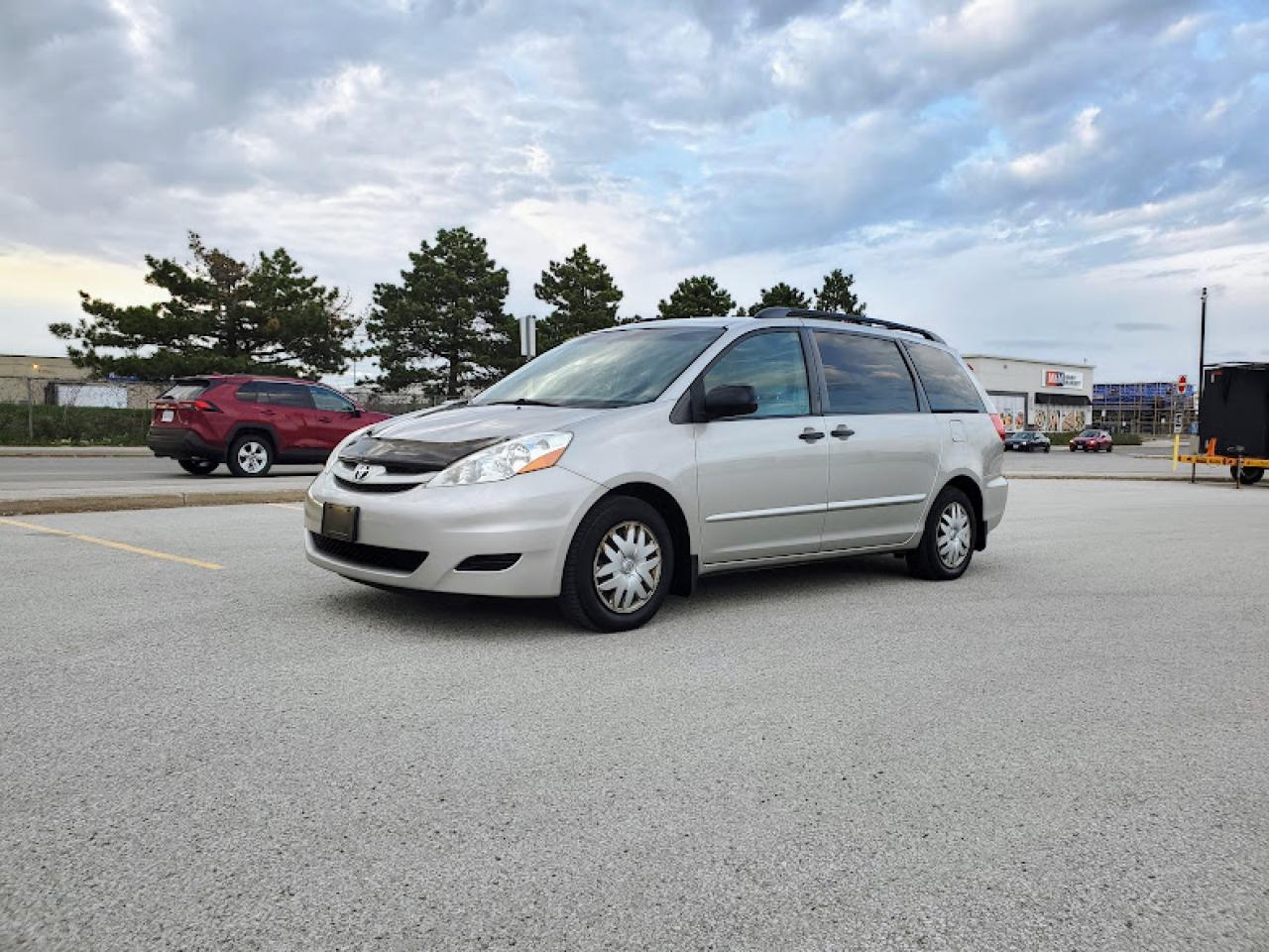 Used 2009 Toyota Sienna NO ACCIDENT, REAR CAMERA, REMOTE START, CERTIFIED for sale in Mississauga, ON