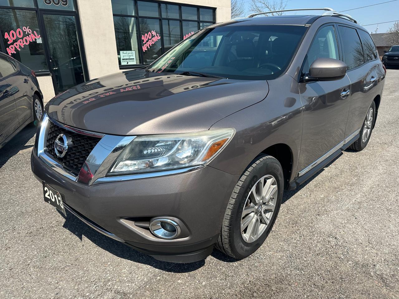 Used 2013 Nissan Pathfinder SL for sale in Peterborough, ON