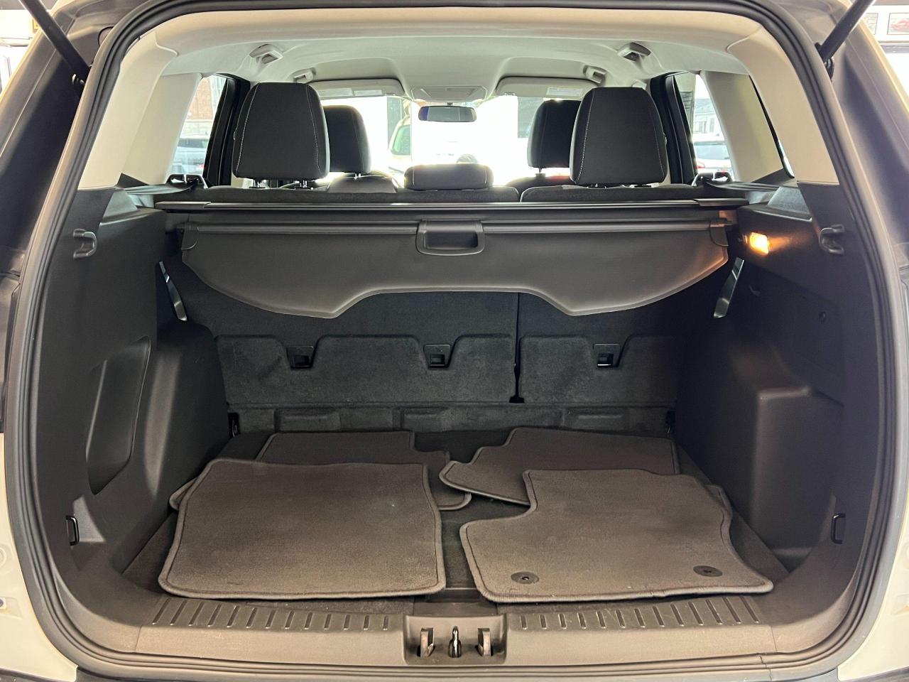 2017 Ford Escape SE+ApplePlay+GPS+Camera+Sensors+CLEAN CARFAX - Photo #24