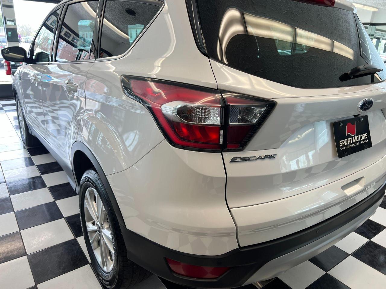 2017 Ford Escape SE+ApplePlay+GPS+Camera+Sensors+CLEAN CARFAX - Photo #38