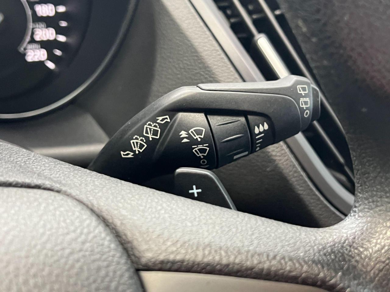 2017 Ford Escape SE+ApplePlay+GPS+Camera+Sensors+CLEAN CARFAX - Photo #44