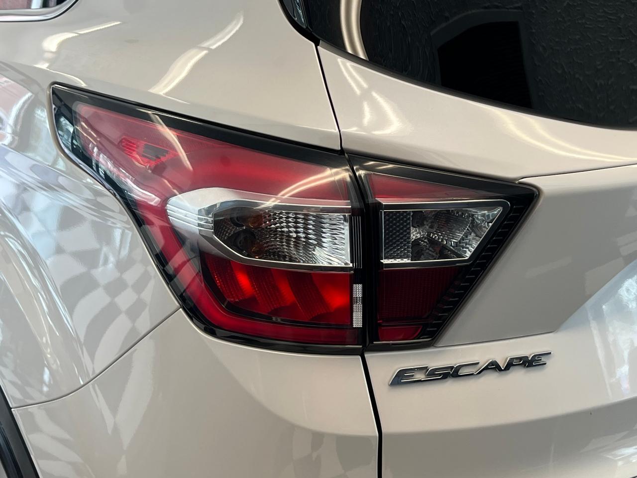 2017 Ford Escape SE+ApplePlay+GPS+Camera+Sensors+CLEAN CARFAX - Photo #58