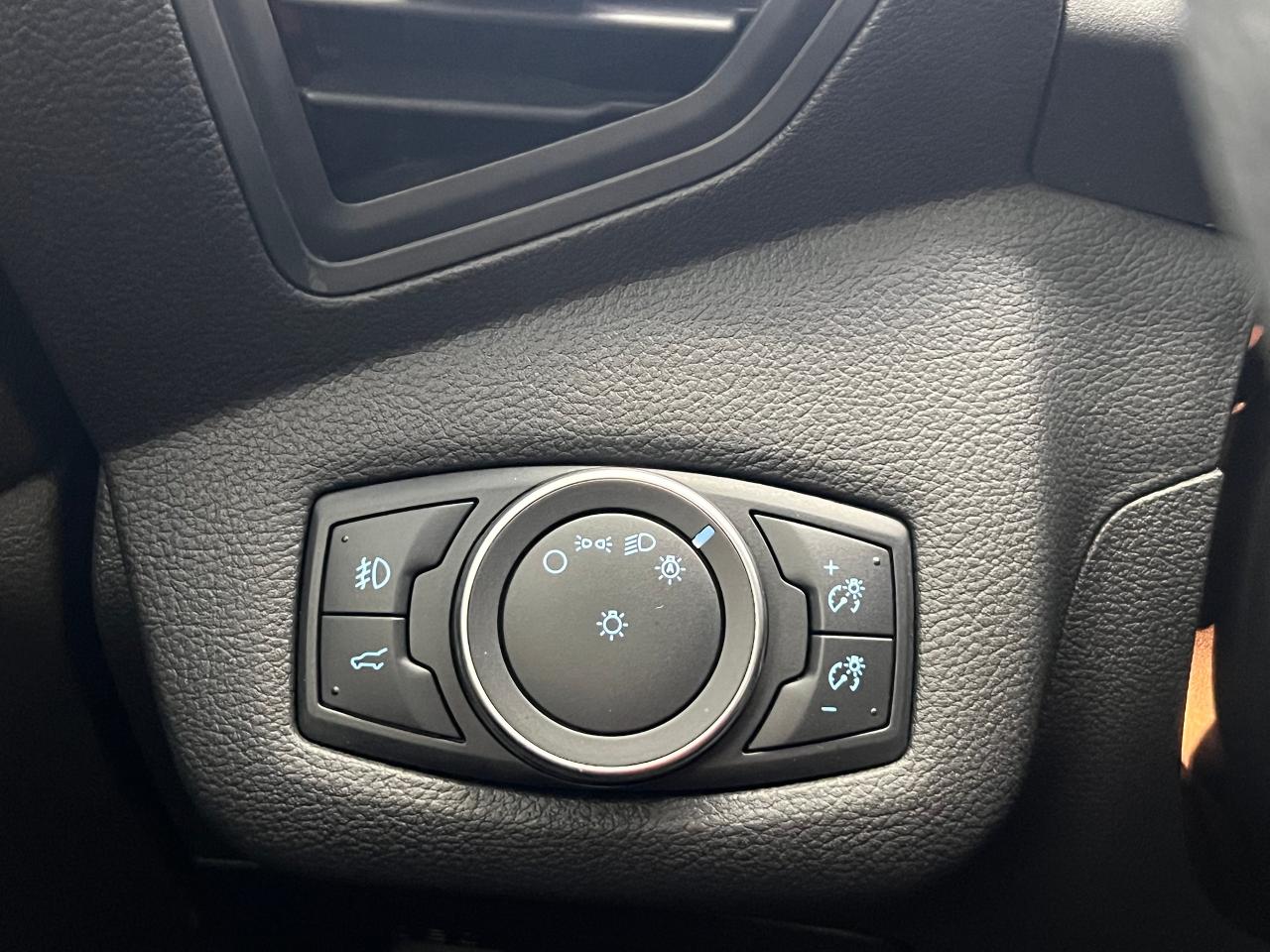 2017 Ford Escape SE+ApplePlay+GPS+Camera+Sensors+CLEAN CARFAX - Photo #46