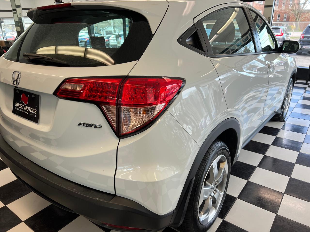 2017 Honda HR-V LX 4WD+New Tires+Camera+Heated Seats+CLEAN CARFAX - Photo #37