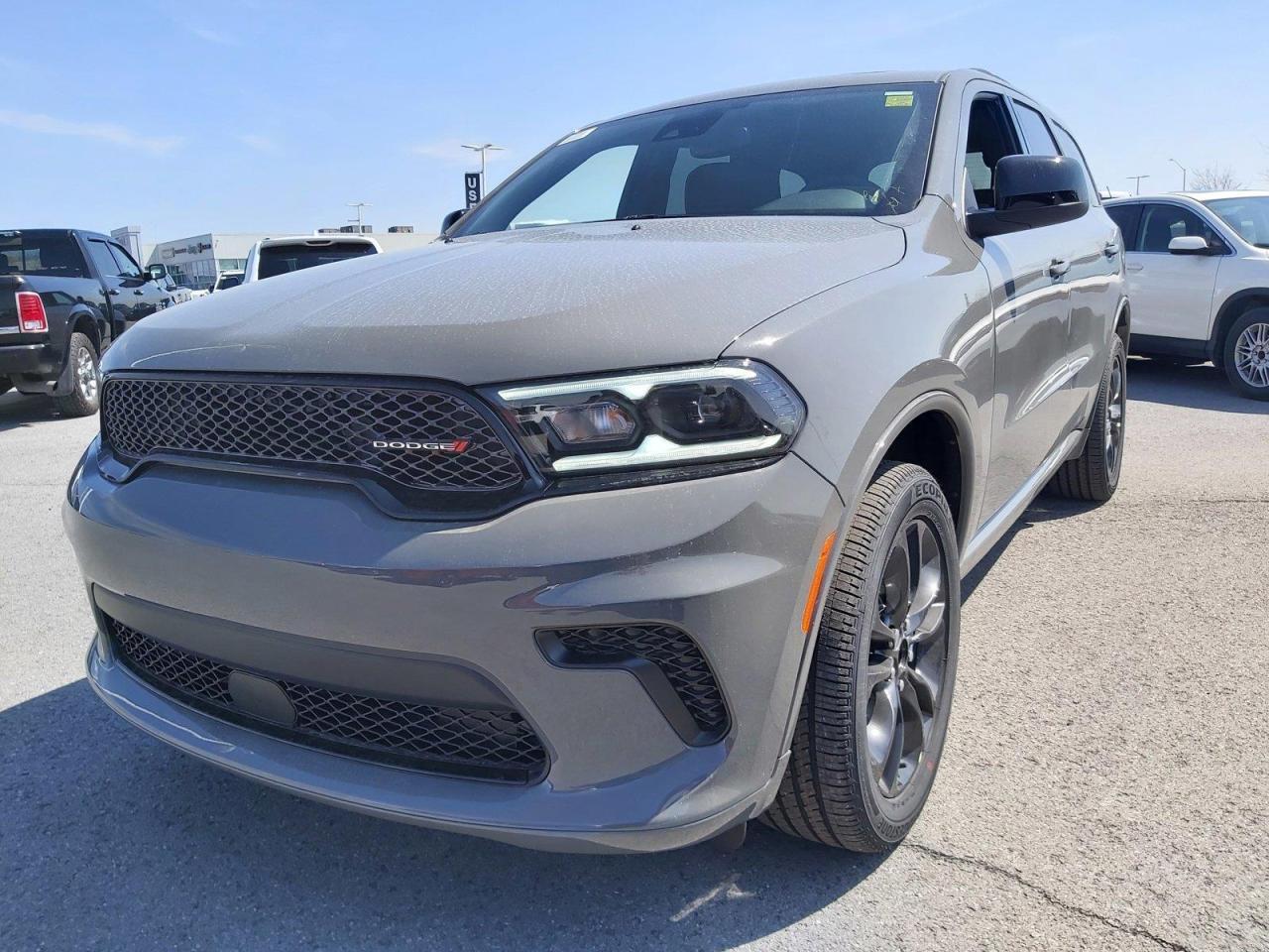 2023 Dodge Durango SXT Photo2