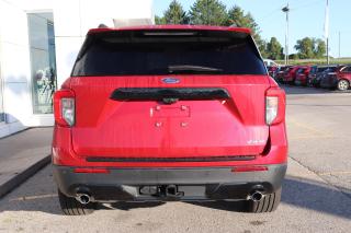 2023 Ford Explorer ST-LINE 4WD Photo