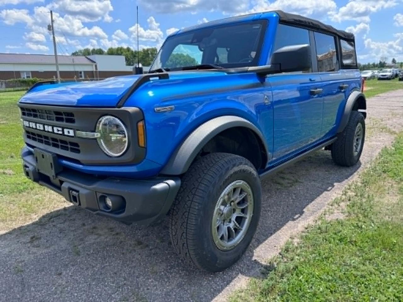 2022 Ford Bronco Black Diamond Photo0