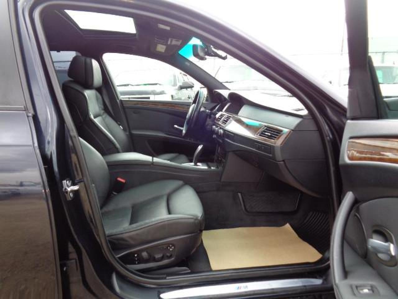 2009 BMW 5 Series 4dr Sdn 535i xDrive AWD-TURBOCHARGED Photo3