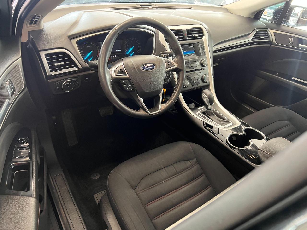 2016 Ford Fusion SE+Camera+Heated Seats+Remote Start+CLEAN CARFAX - Photo #16