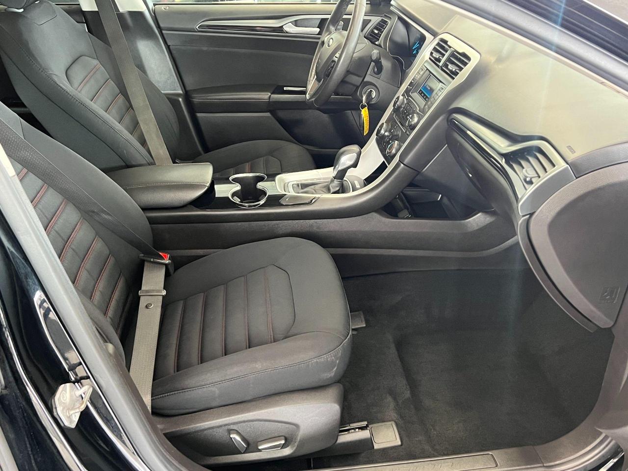 2016 Ford Fusion SE+Camera+Heated Seats+Remote Start+CLEAN CARFAX - Photo #20