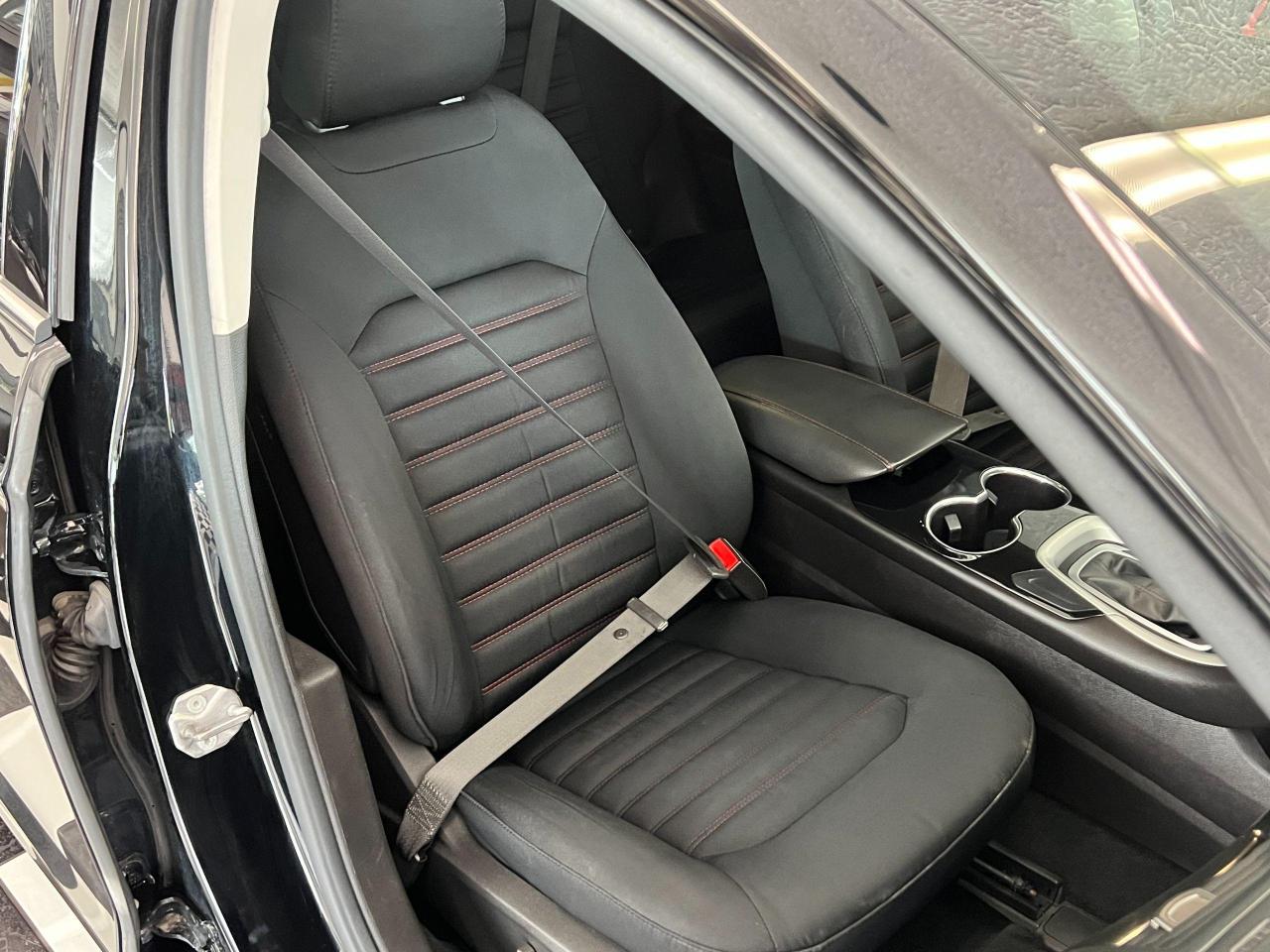 2016 Ford Fusion SE+Camera+Heated Seats+Remote Start+CLEAN CARFAX - Photo #21