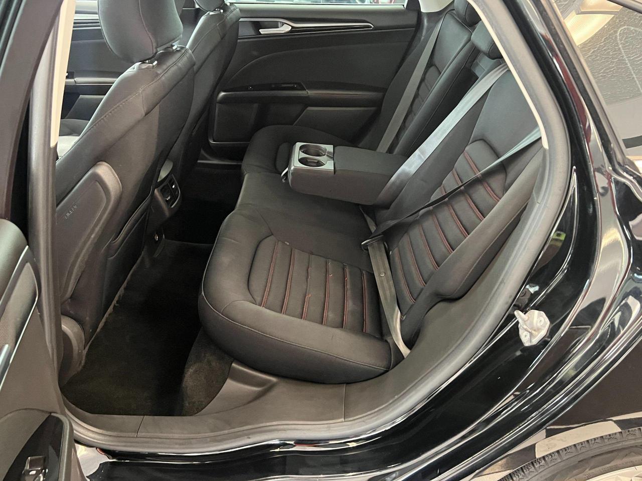 2016 Ford Fusion SE+Camera+Heated Seats+Remote Start+CLEAN CARFAX - Photo #22