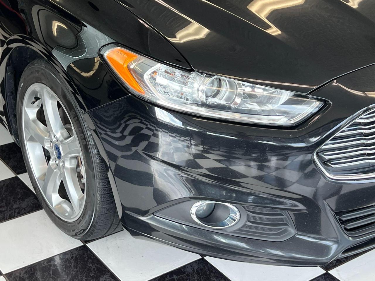 2016 Ford Fusion SE+Camera+Heated Seats+Remote Start+CLEAN CARFAX - Photo #34