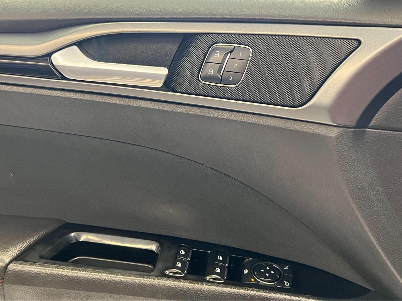 2016 Ford Fusion SE+Camera+Heated Seats+Remote Start+CLEAN CARFAX - Photo #46