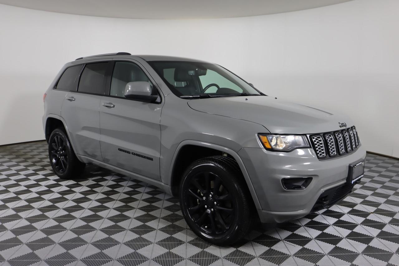 Used 2021 Jeep Grand Cherokee Laredo for sale in Huntsville, ON