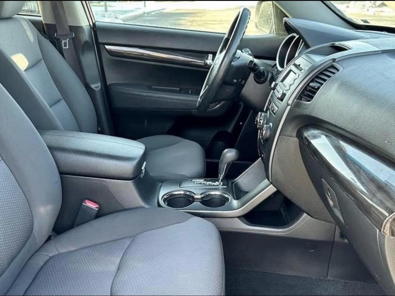 2013 Kia Sorento LX  - Safety Included - Photo #5