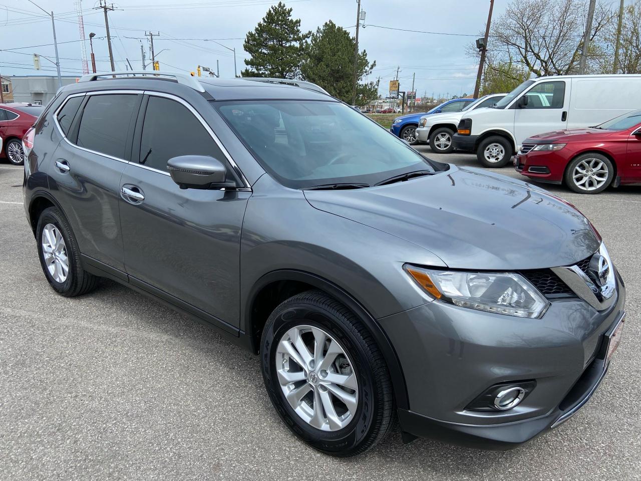 2016 Nissan Rogue SV ** ONLY 11,000KM, AWD, NAVI, PANO ROOF **