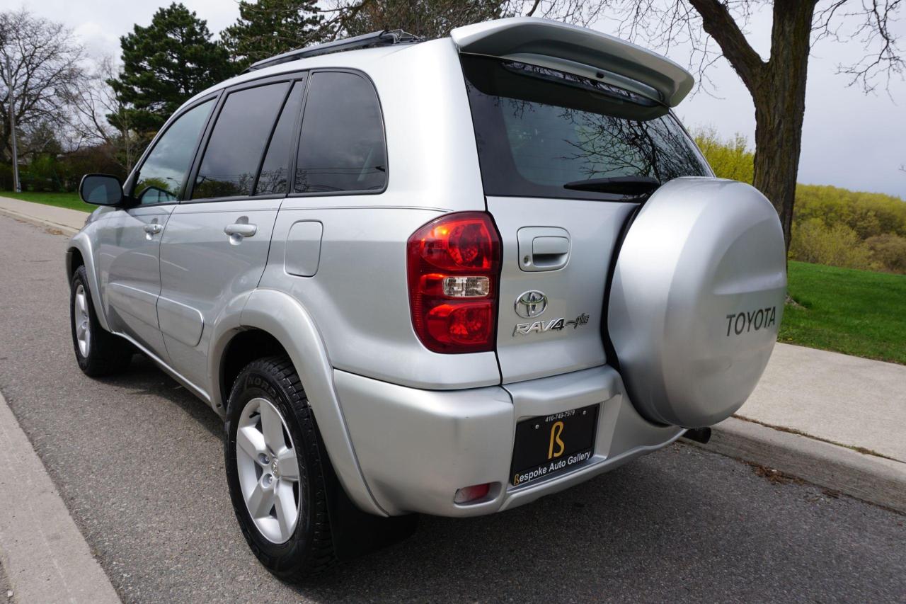 2005 Toyota RAV4 1 OWNER / NO ACCIDENTS / 5SPD/ LEATHER/ NEW CLUTCH Photo2
