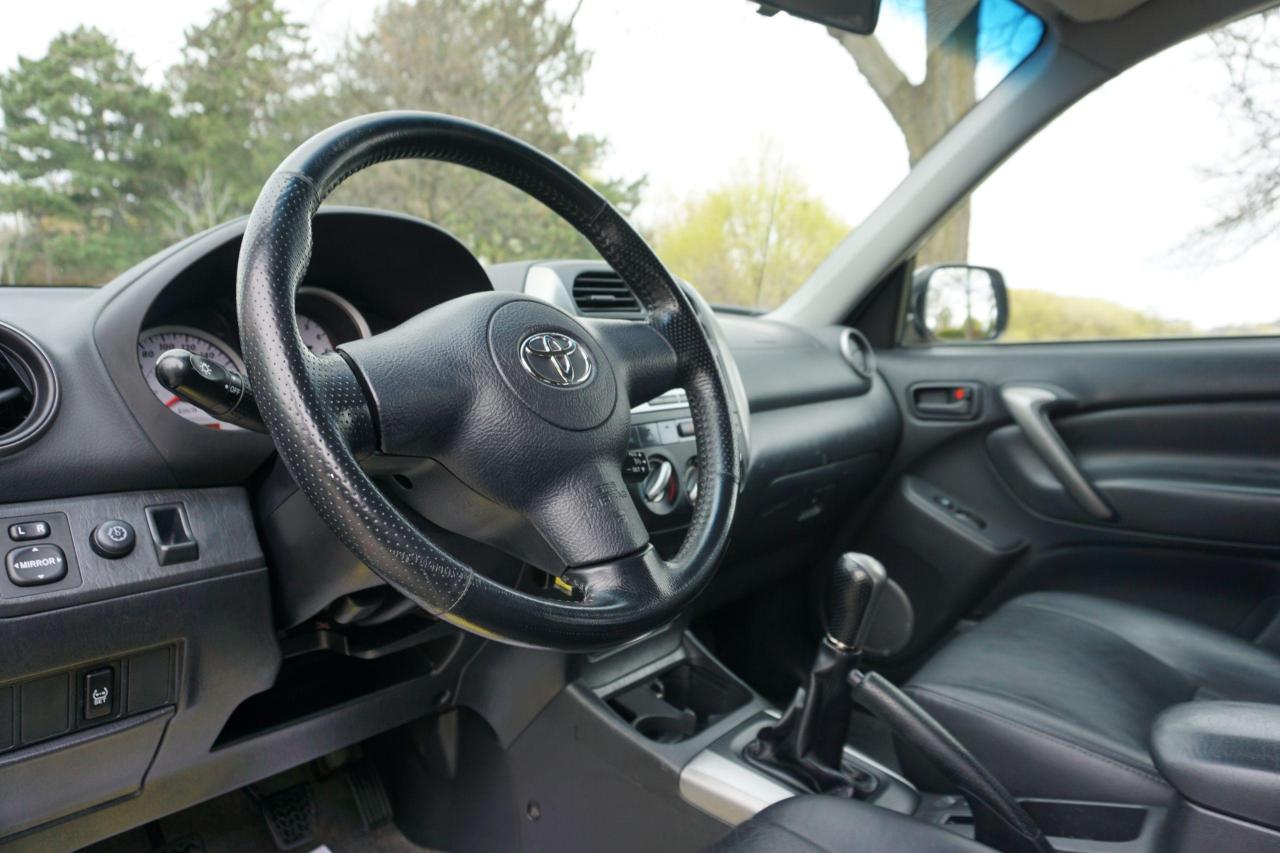 2005 Toyota RAV4 1 OWNER / NO ACCIDENTS / 5SPD/ LEATHER/ NEW CLUTCH - Photo #9