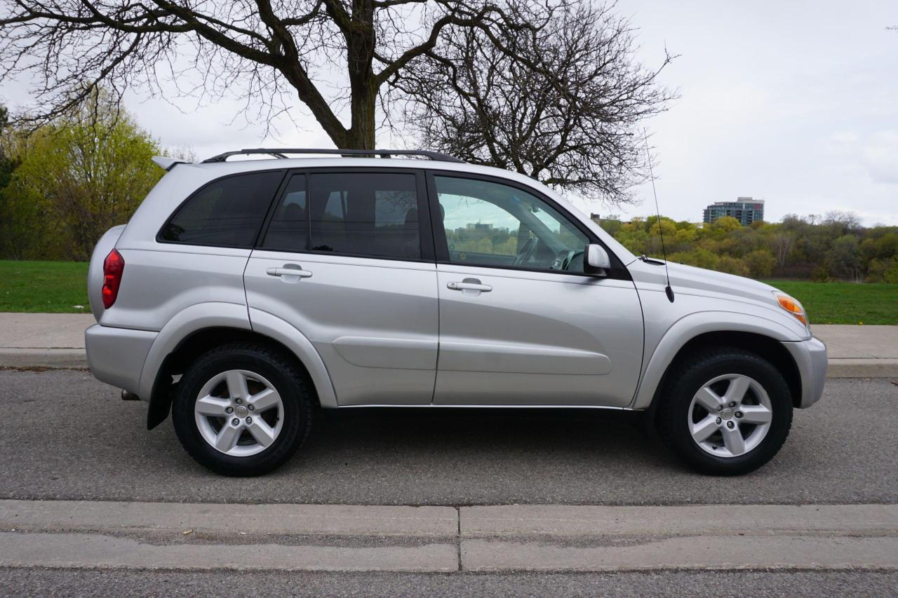 2005 Toyota RAV4 1 OWNER / NO ACCIDENTS / 5SPD/ LEATHER/ NEW CLUTCH Photo4