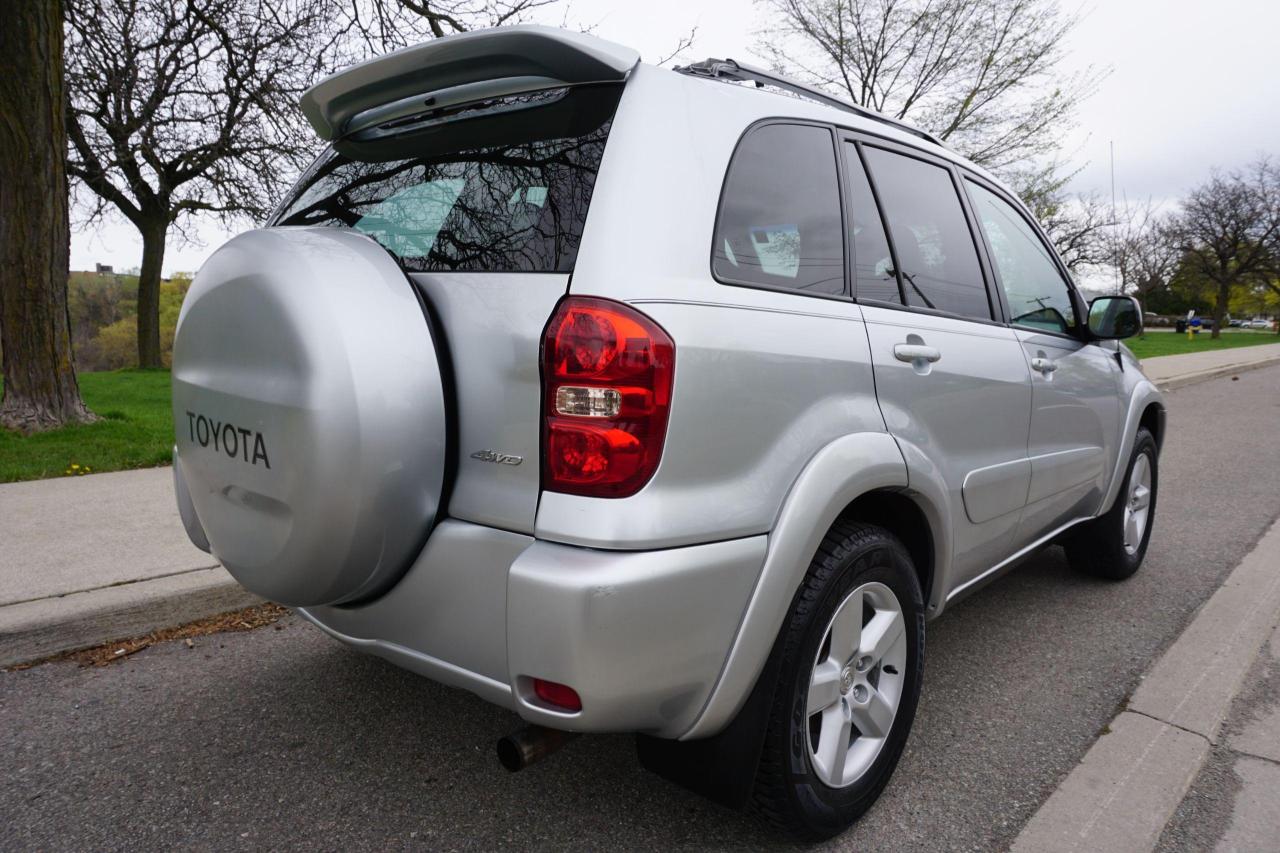 2005 Toyota RAV4 1 OWNER / NO ACCIDENTS / 5SPD/ LEATHER/ NEW CLUTCH Photo3