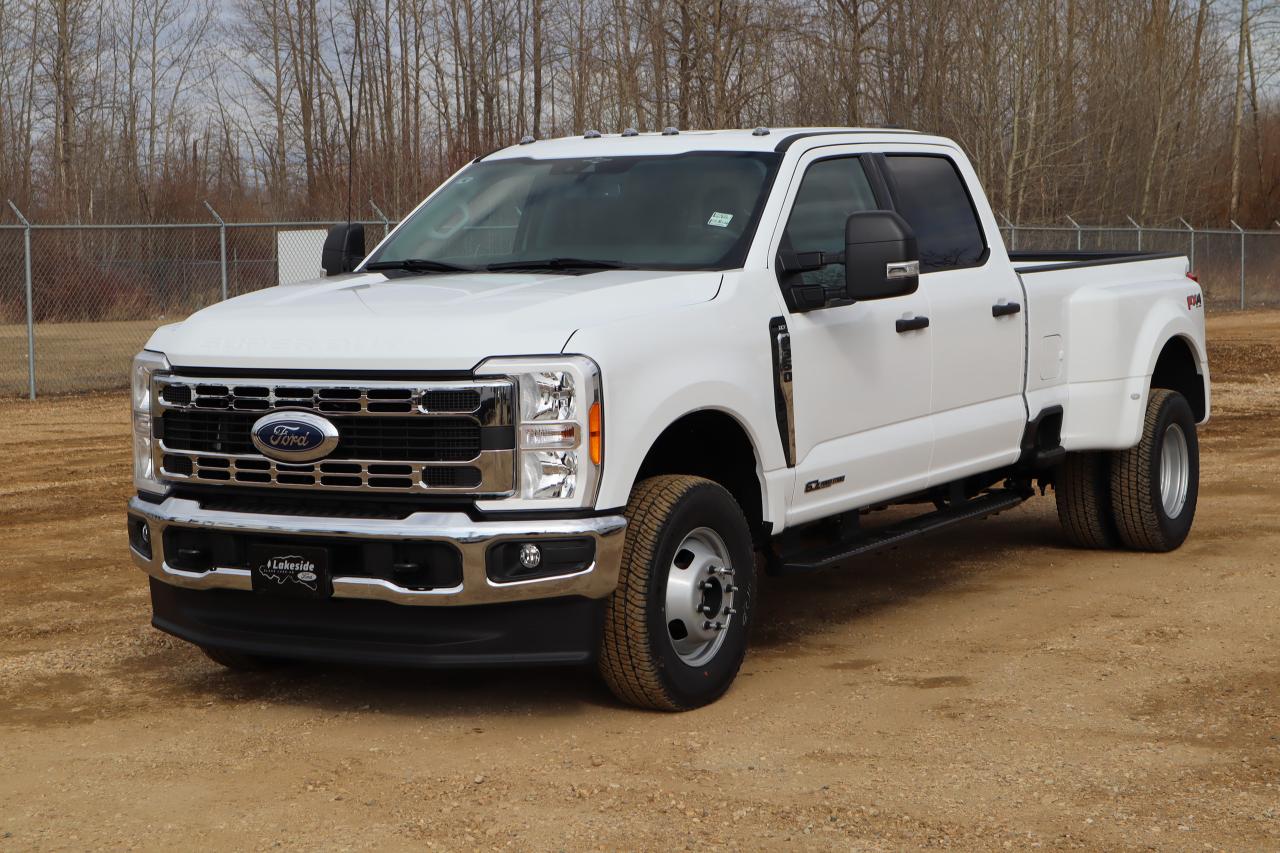 2023 Ford F-350 Super Duty DRW XLT Photo