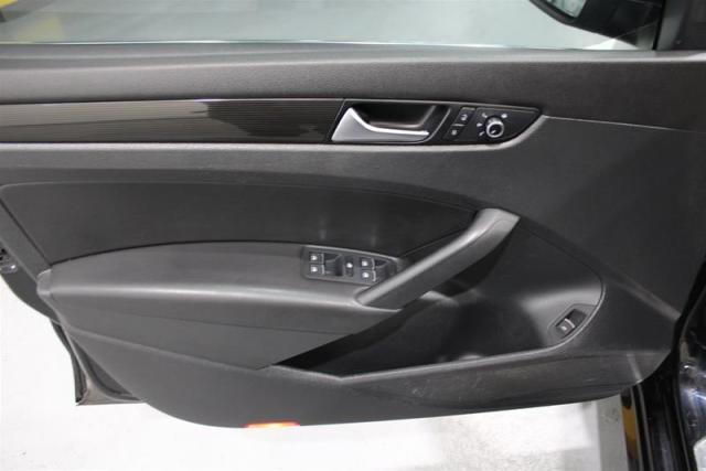 2014 Volkswagen Passat Comfortline 1.8T 6sp at Tip