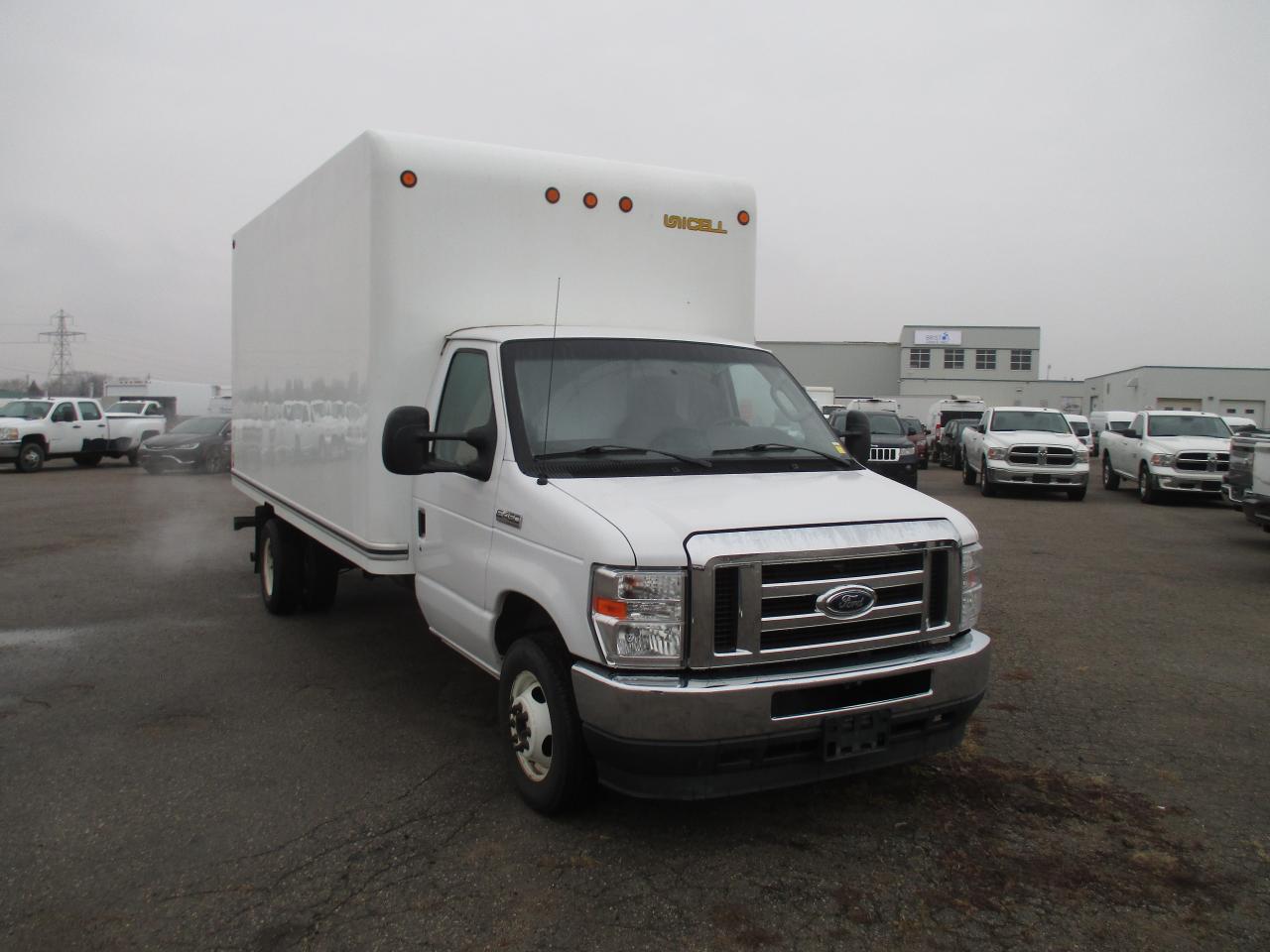 2022 Ford E450 E-450 DRW 176" WB 16 Ft.UNICELL BODY - Photo #3