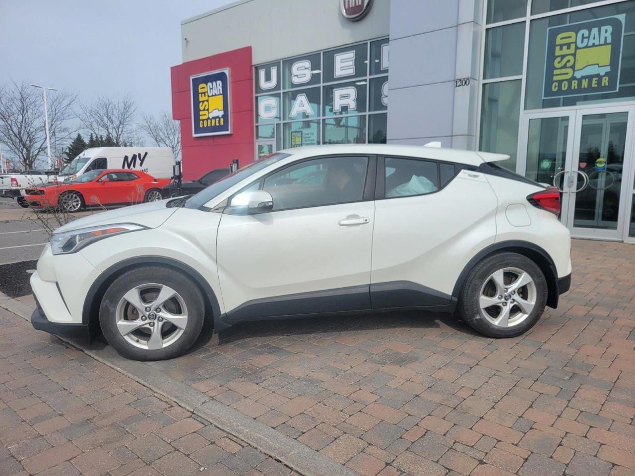 2019 Toyota C-HR  Photo3