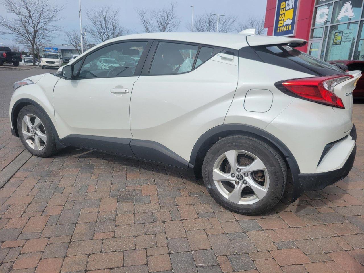 2019 Toyota C-HR  Photo4