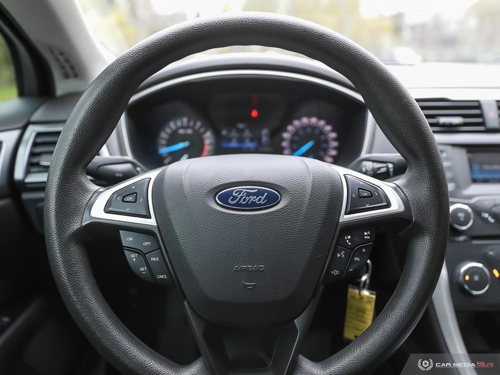 2015 Ford Fusion SE - Photo #11
