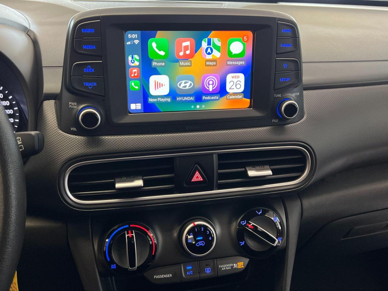 2019 Hyundai KONA Essential+ApplePlay+HeatedSeats+Camera+CLEANCARFAX Photo76