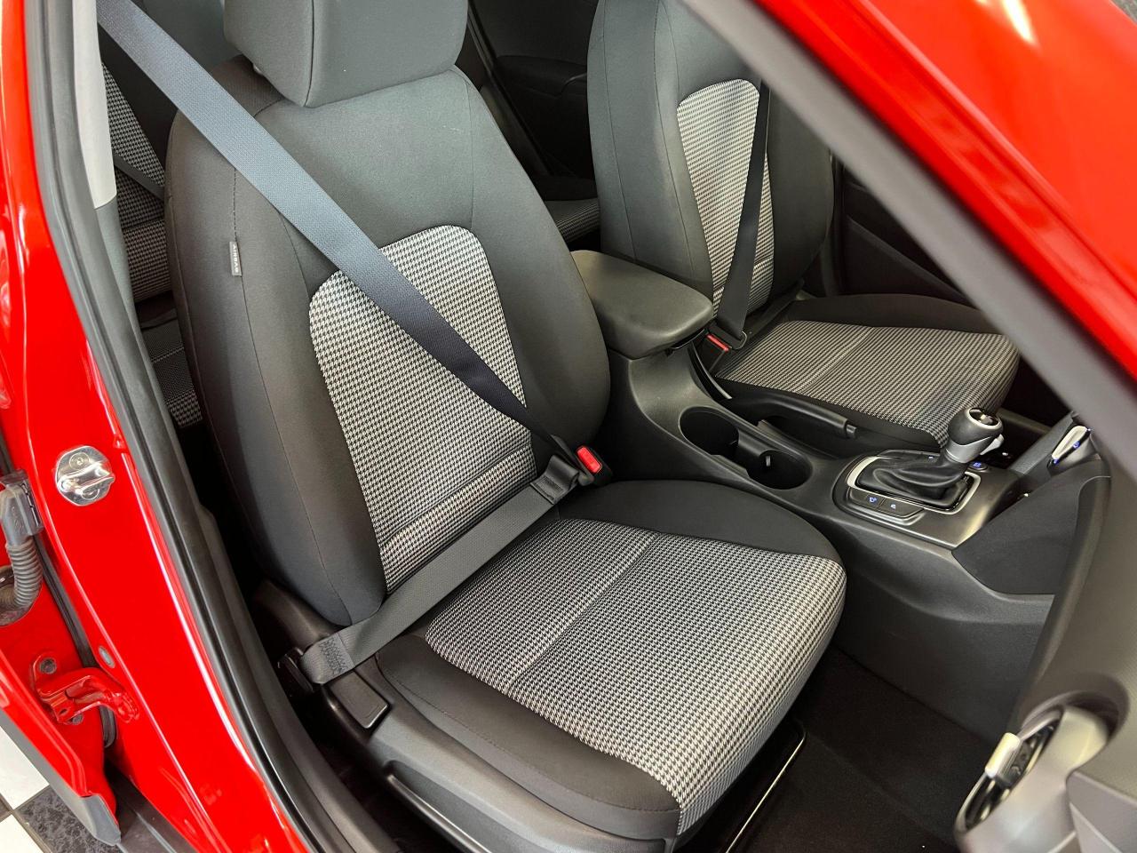 2019 Hyundai KONA Essential+ApplePlay+HeatedSeats+Camera+CLEANCARFAX - Photo #23