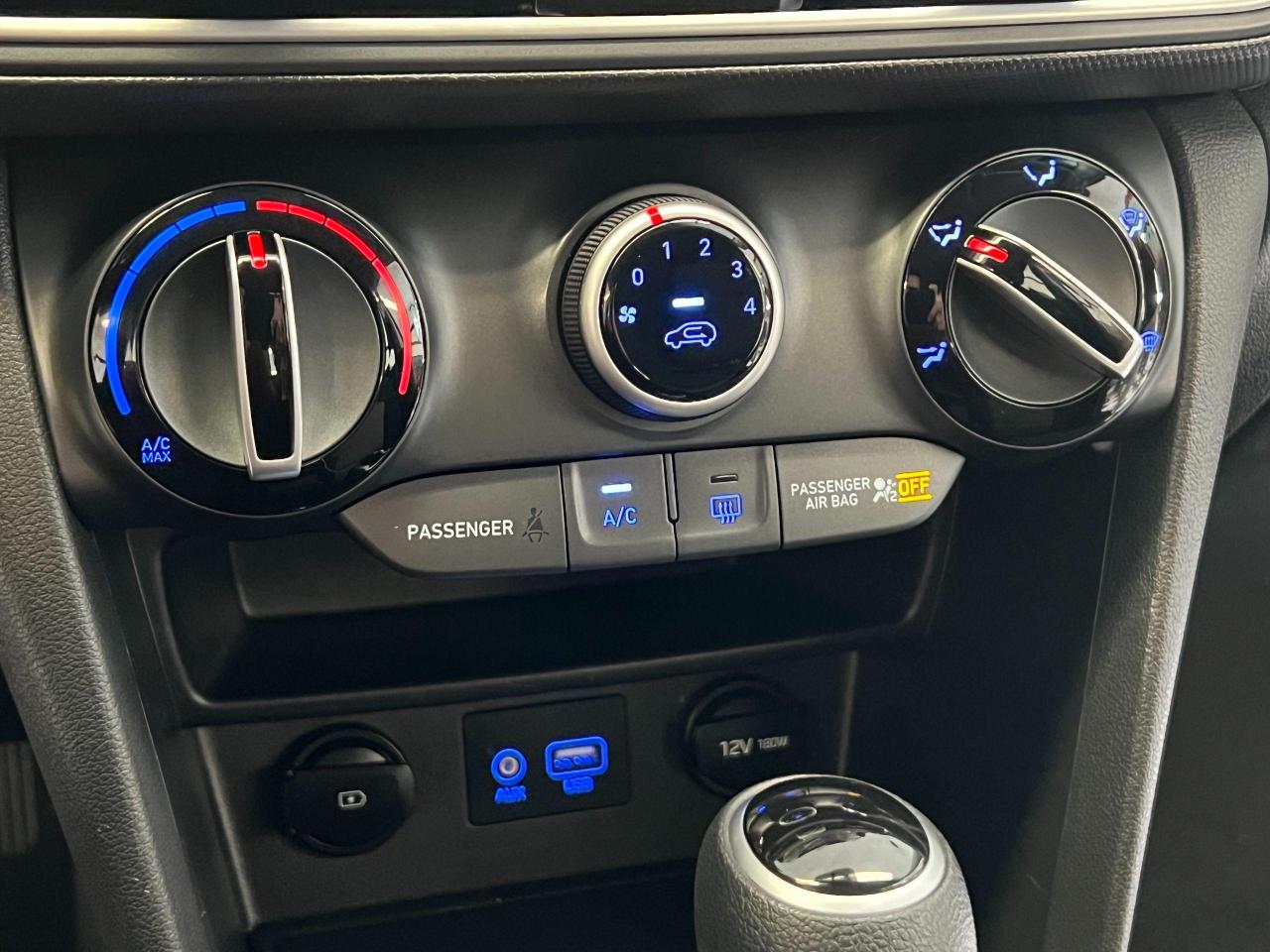 2019 Hyundai KONA Essential+ApplePlay+HeatedSeats+Camera+CLEANCARFAX - Photo #37