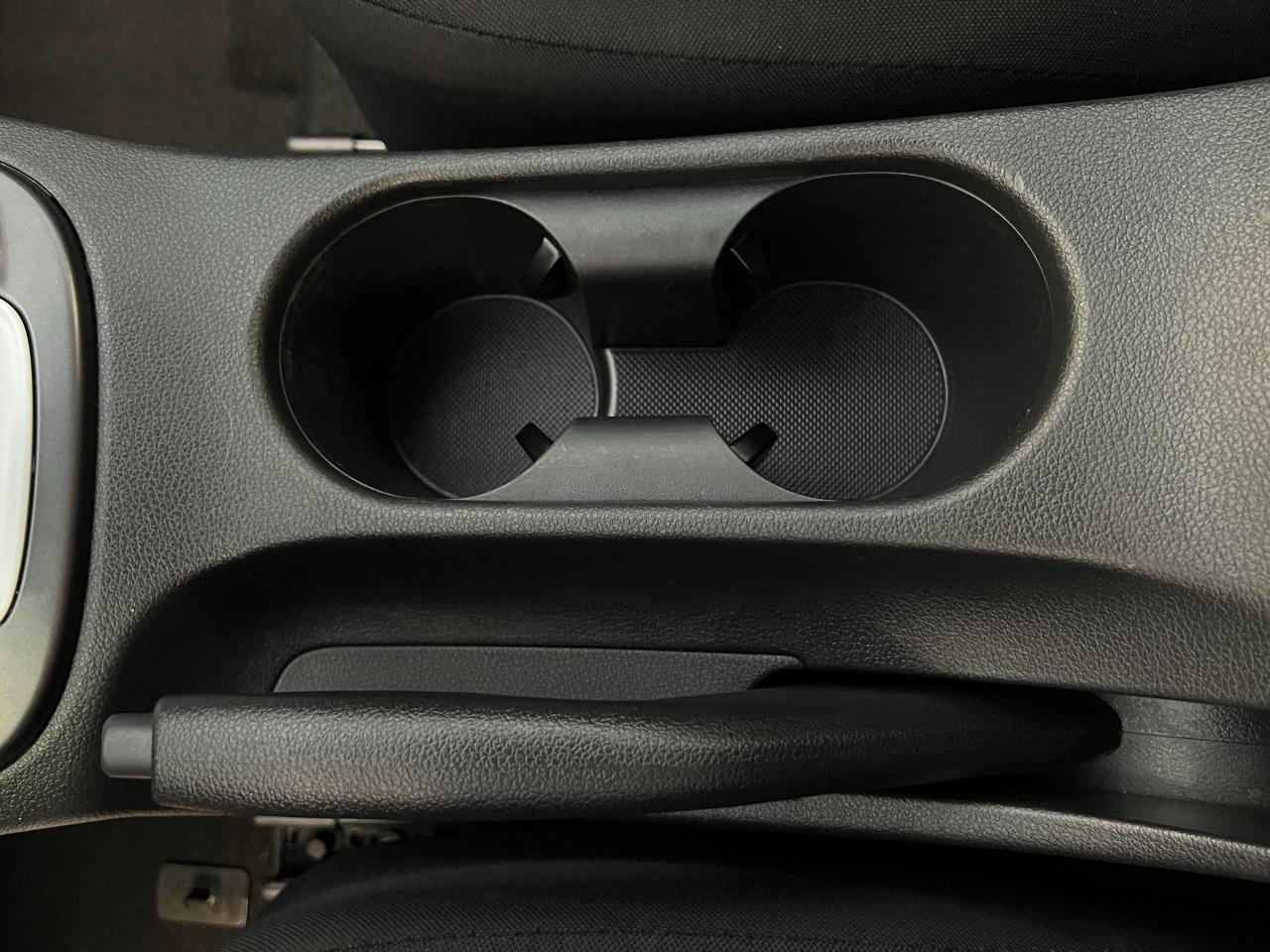 2019 Hyundai KONA Essential+ApplePlay+HeatedSeats+Camera+CLEANCARFAX Photo119