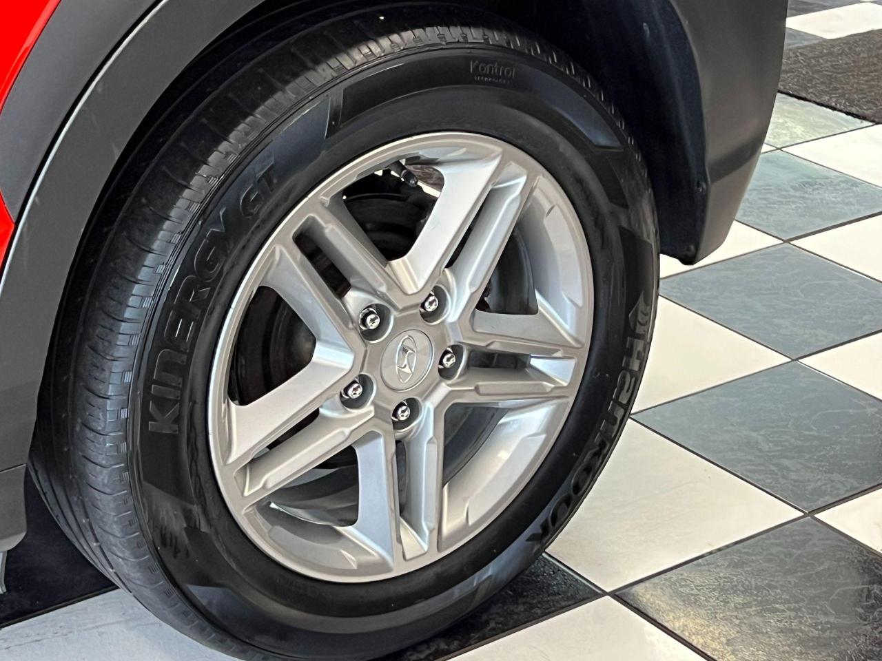 2019 Hyundai KONA Essential+ApplePlay+HeatedSeats+Camera+CLEANCARFAX Photo121
