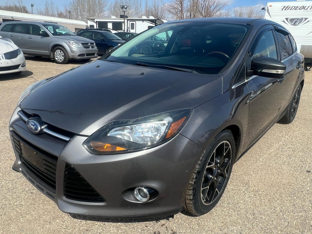 2012 Ford Focus Titanium Leather Heated Seats Sun Roof +