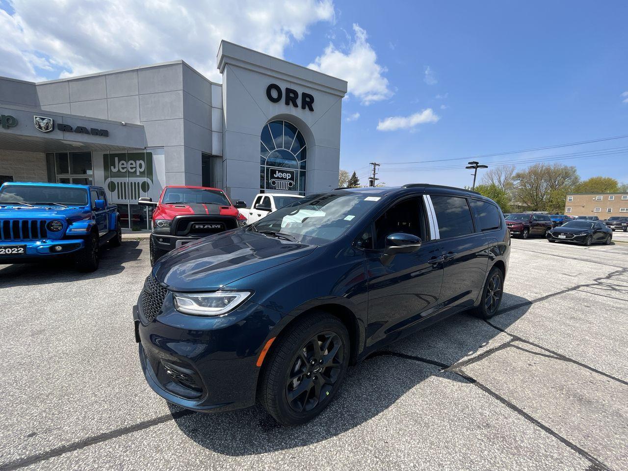 New 2023 Chrysler Pacifica Touring L for sale in Sarnia, ON