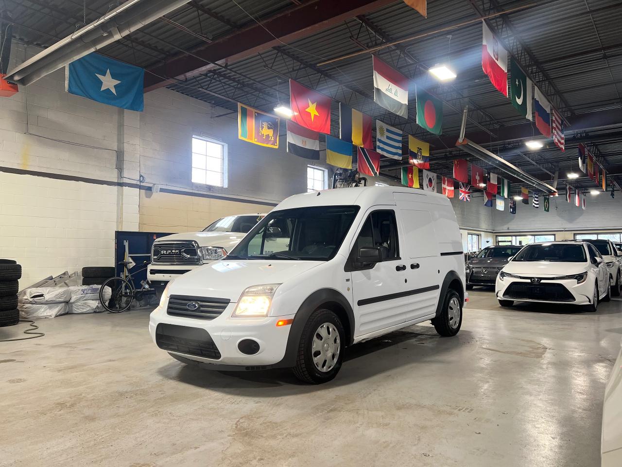 2011 Ford Transit Connect 114.6" XLT w/rear door glass - Photo #1