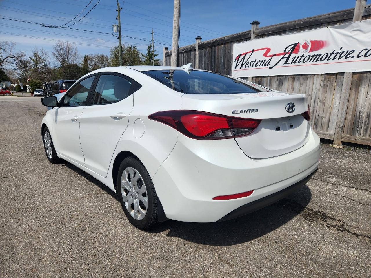 2016 Hyundai Elantra GL - Photo #3