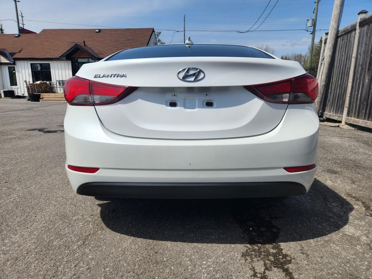 2016 Hyundai Elantra GL - Photo #4